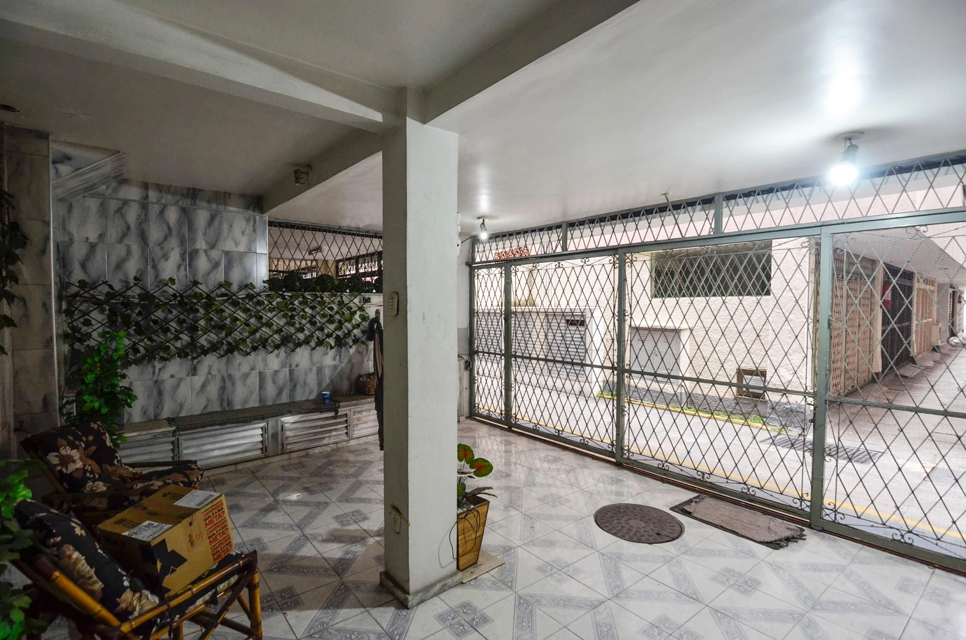 Furnished house with 3 bedrooms and a balcony — photo 45