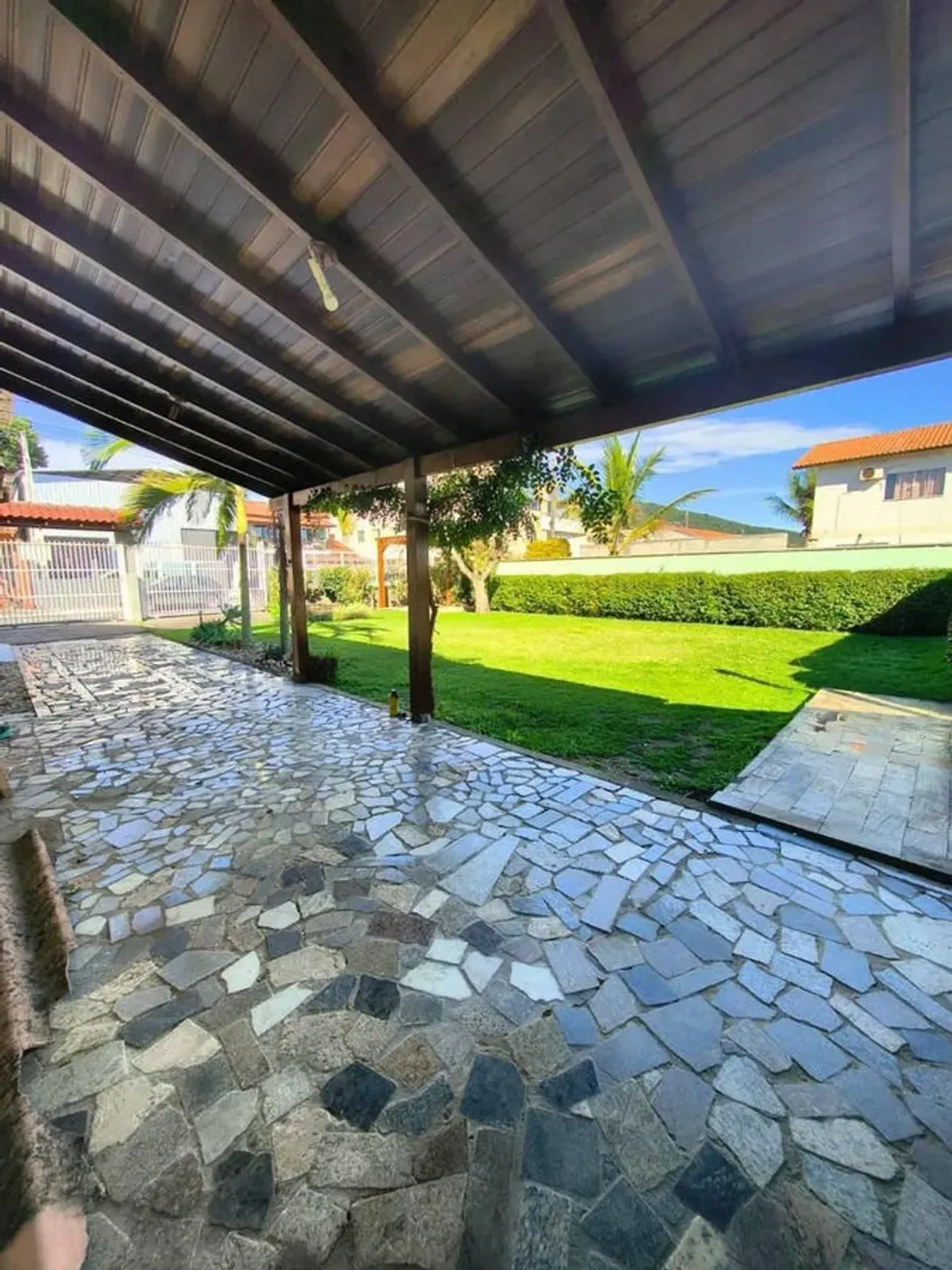 700 m² house with a bathtub and a grill on the balcony — photo 29