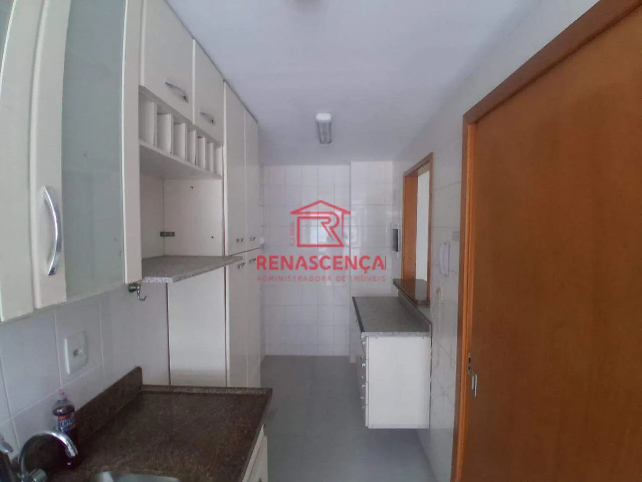 Квартира з 2 спальнями, балконом і 1 паркомісцем — photo 2