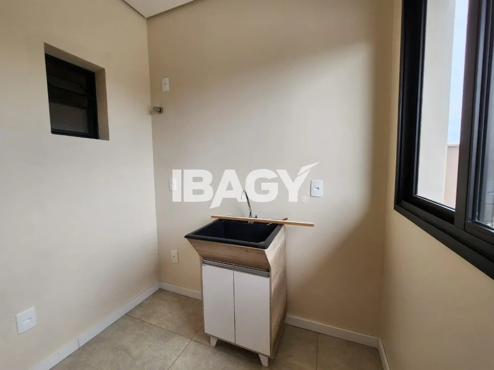 House with 3 bedrooms and an open-plan gas kitchen — photo 14