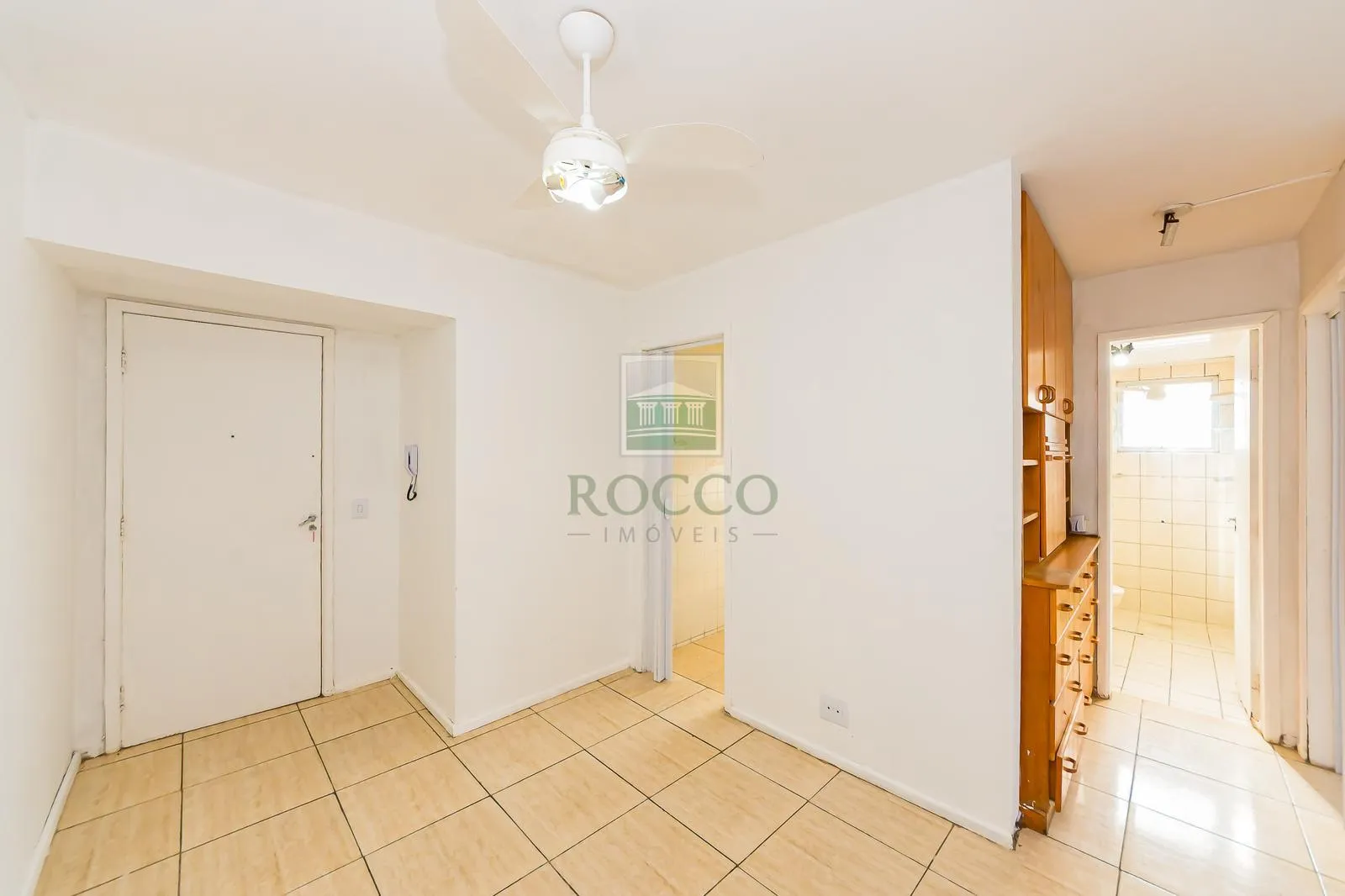 2-bedroom apartment with a glass shower enclosure on the 7th floor — photo 6