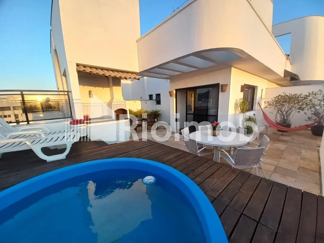 Furnished apartment with 3 bedrooms and 4 bathrooms