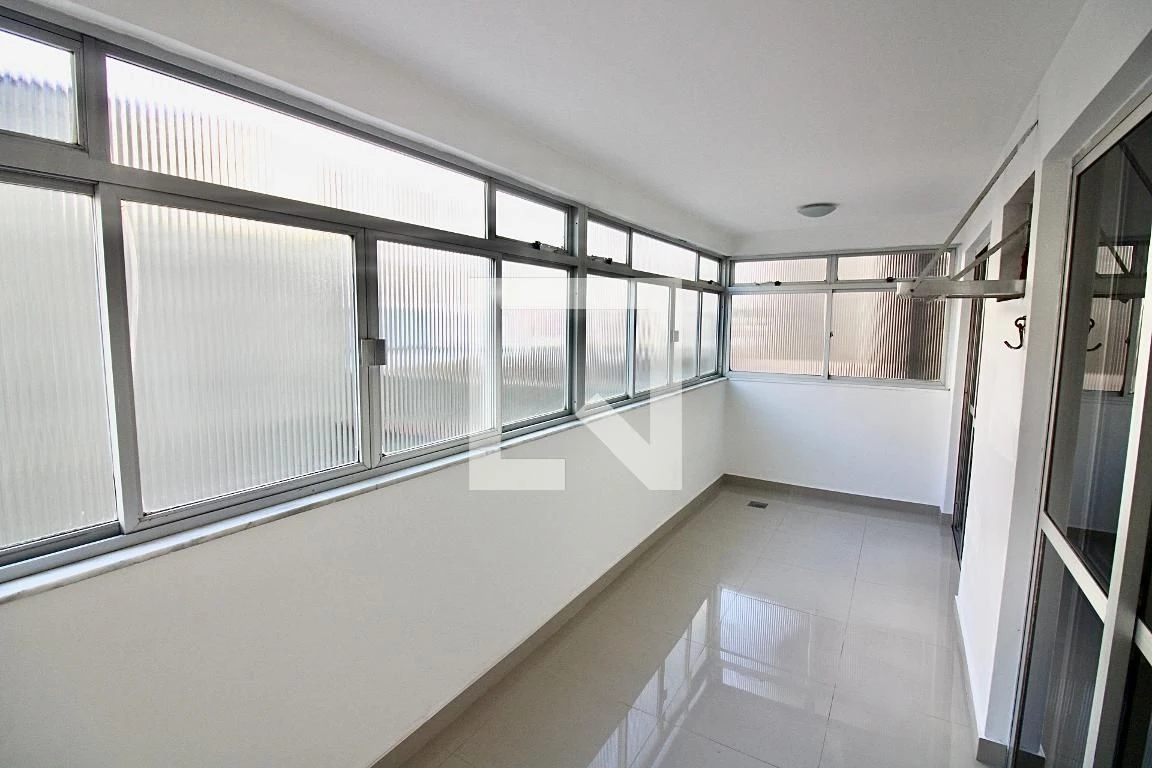 3-bedroom apartment, 1 with its own bathroom, 200 m² — photo 14