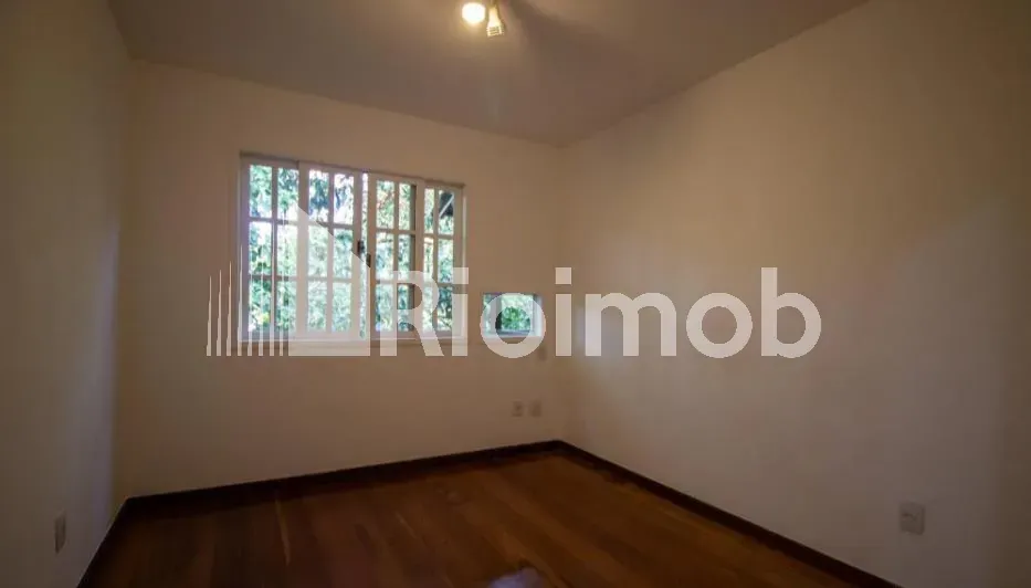Casa de 4 dormitorios con 4 baños y parrilla embutida — photo 6