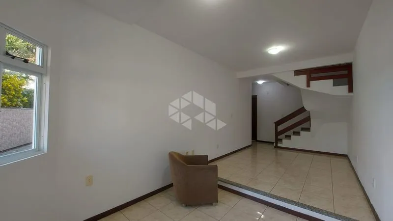 130 m² apartment with 3 bedrooms and a separate kitchen