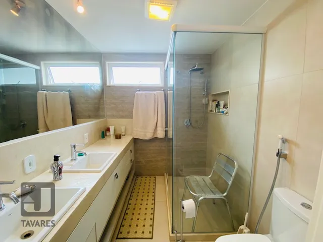 Penthouse with 4 bedrooms and 3 bathrooms — photo 26