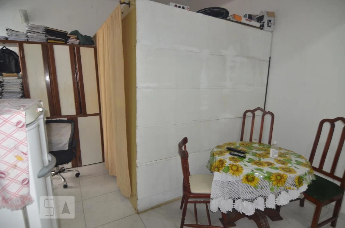 Furnished 1-bedroom apartment with a gas stove kitchen — photo 7