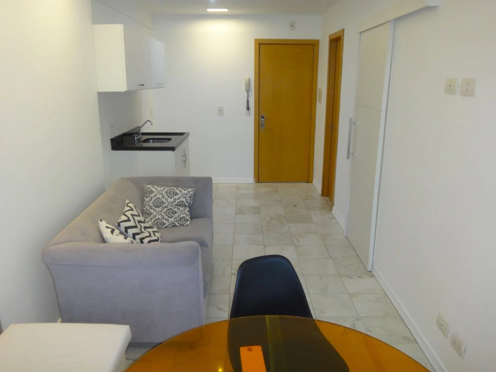 Studio, 69 m², with a glass-enclosed balcony — photo 7