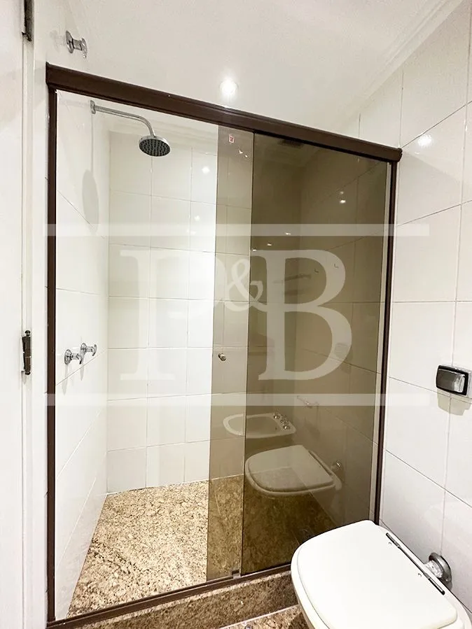 3-bedroom apartment with 230 m² and glassed-in balcony — photo 24