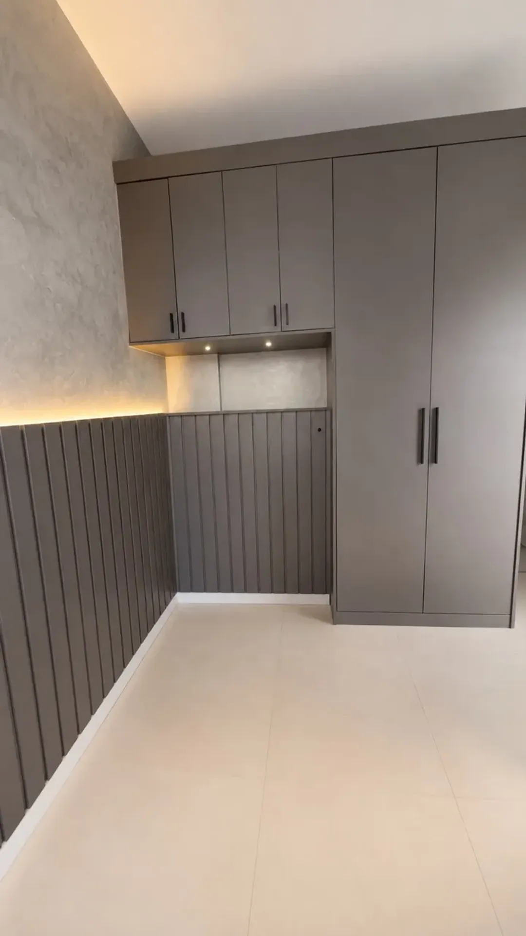 Unfurnished apartment with 3 bedrooms and 4 bathrooms — photo 21