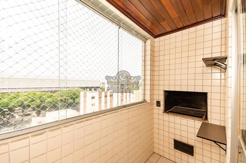 167 m² apartment with a grill on the balcony and a bathtub — photo 37