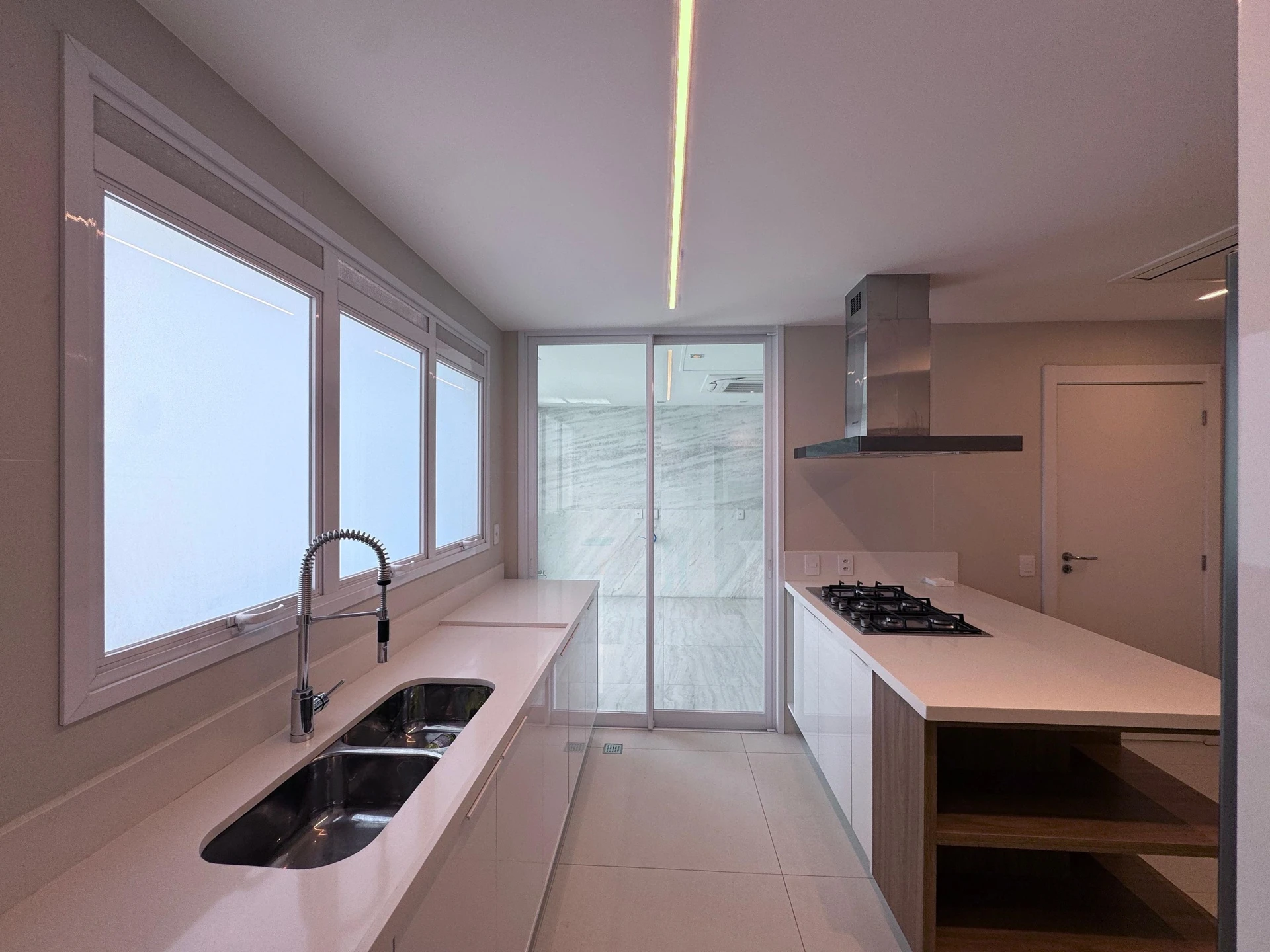 Apartamento mobiliado com 3 suítes e 4 vagas — photo 31