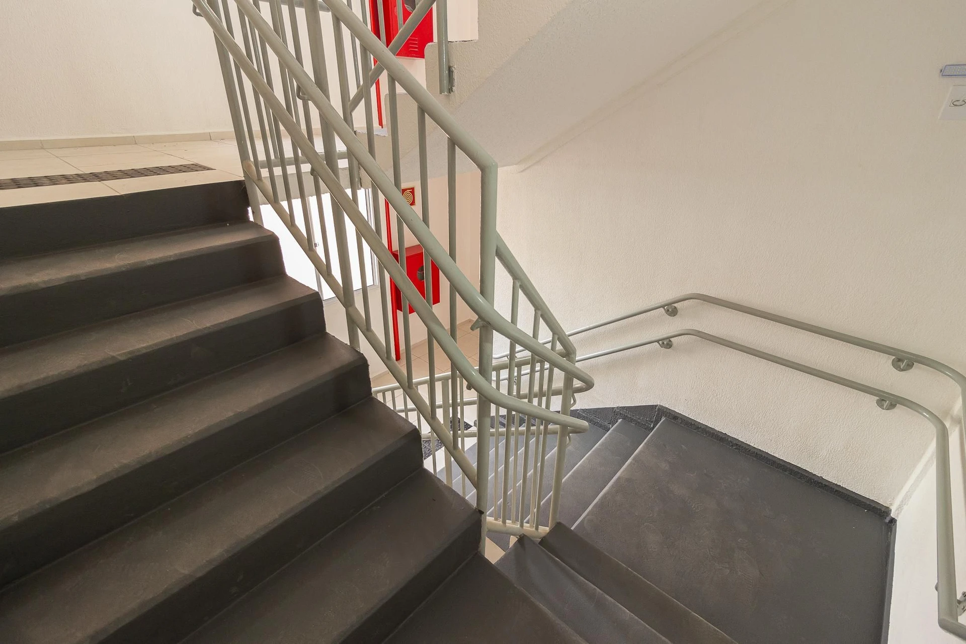 Furnished apartment, 42 m², with a washing machine — photo 39