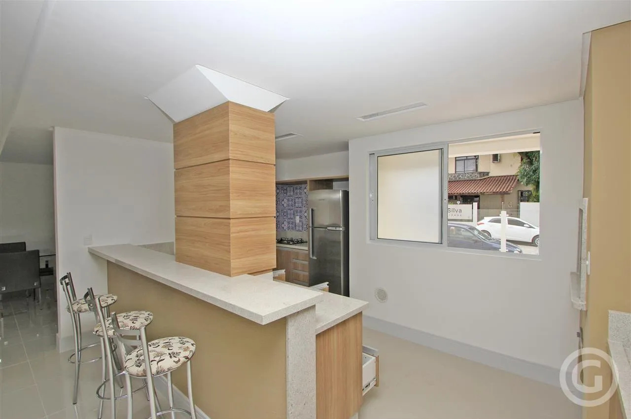 Balcony with a grill in a 3-bedroom apartment, 84 m² — photo 2