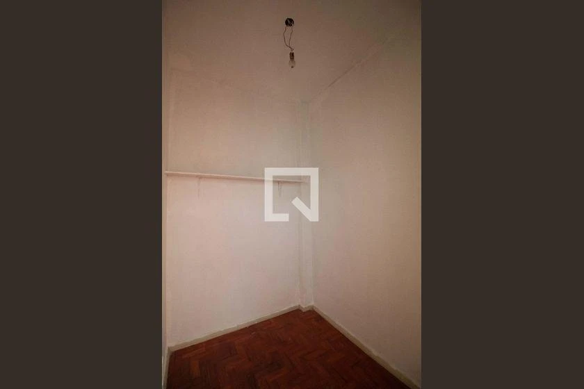 2-bedroom apartment with wood or laminate floors — photo 17