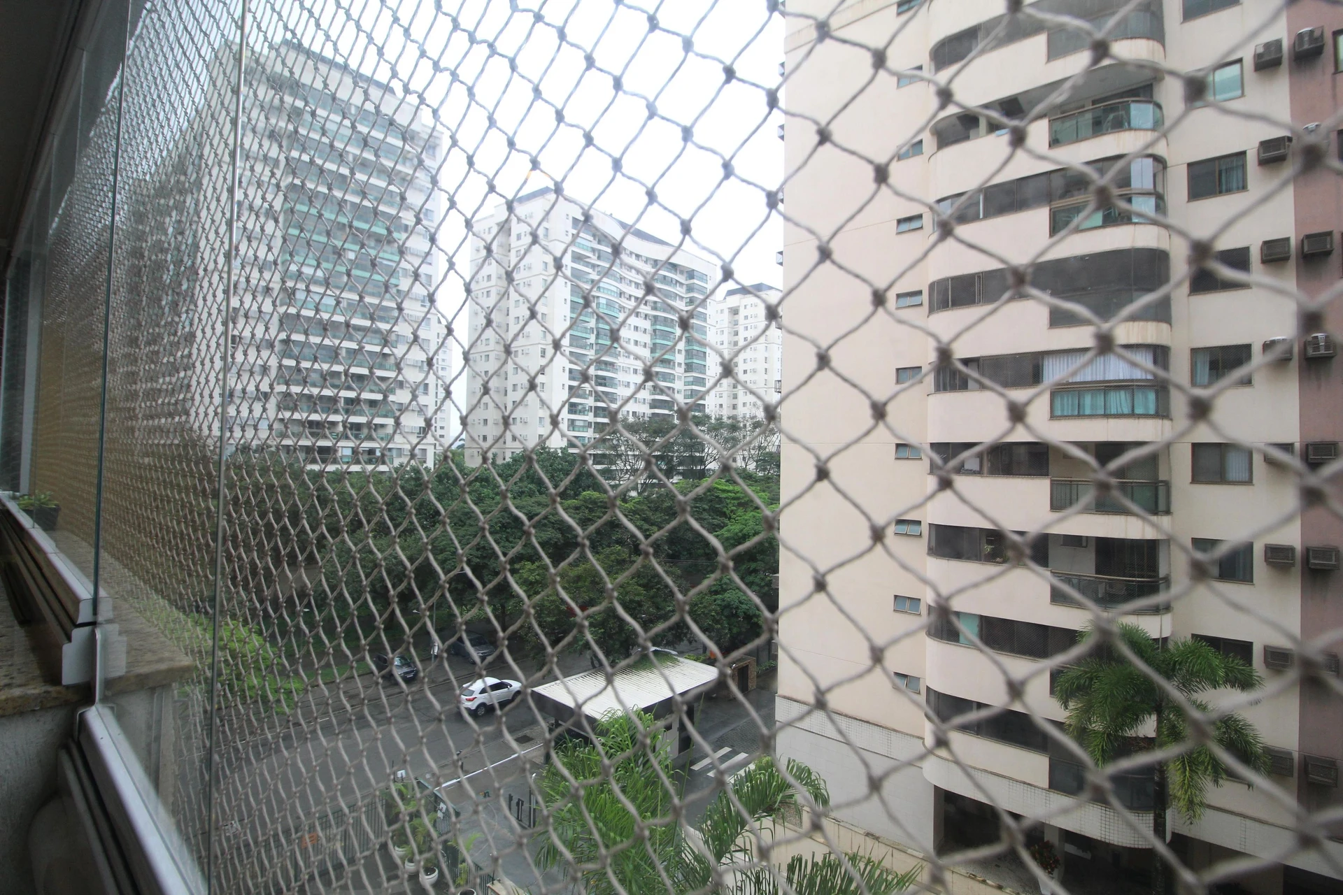 Furnished 3-bedroom apartment with 2 bathrooms — photo 38