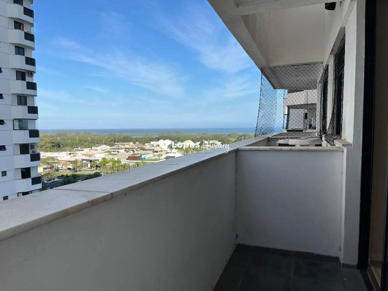 Rental apartment with 3 bedrooms, balcony and 3 bathrooms — photo 17