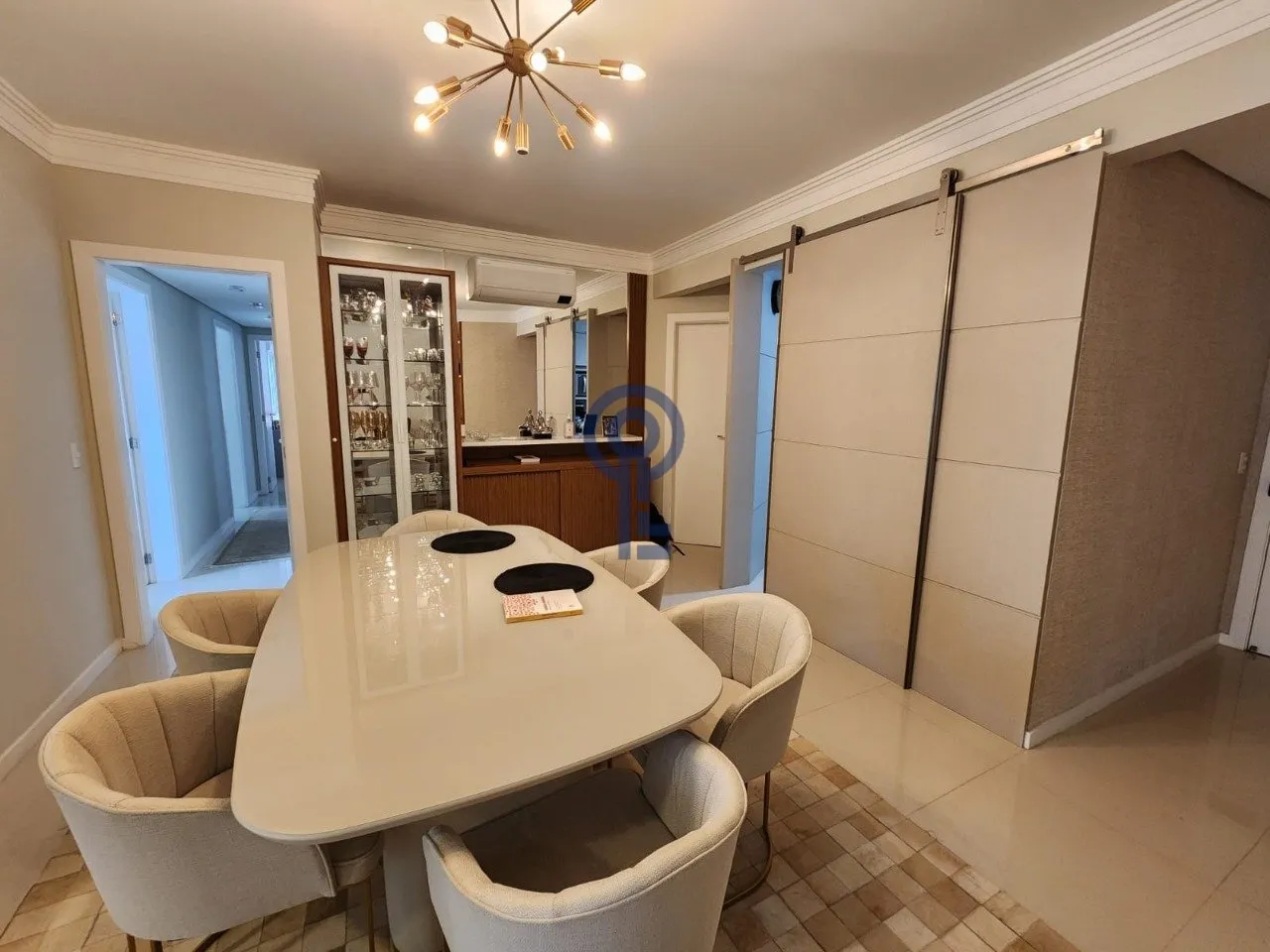 Furnished 4-bedroom apartment with 1 en-suite bath — photo 16