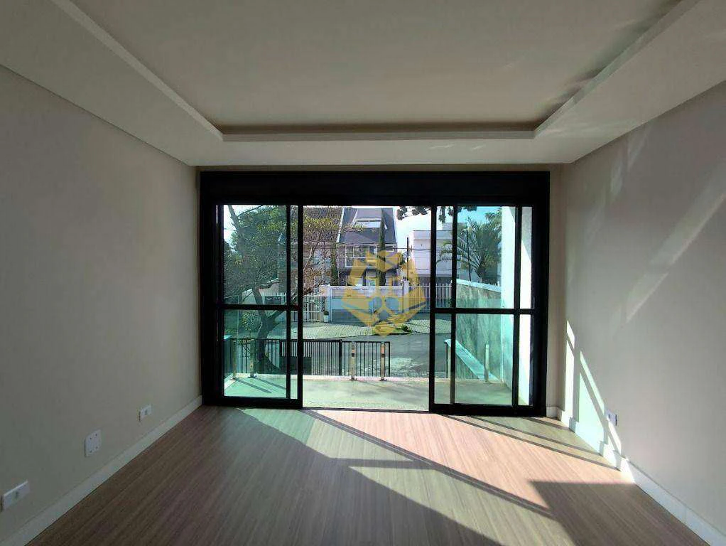 3-bedroom townhouse with 250 m² and a balcony — photo 4