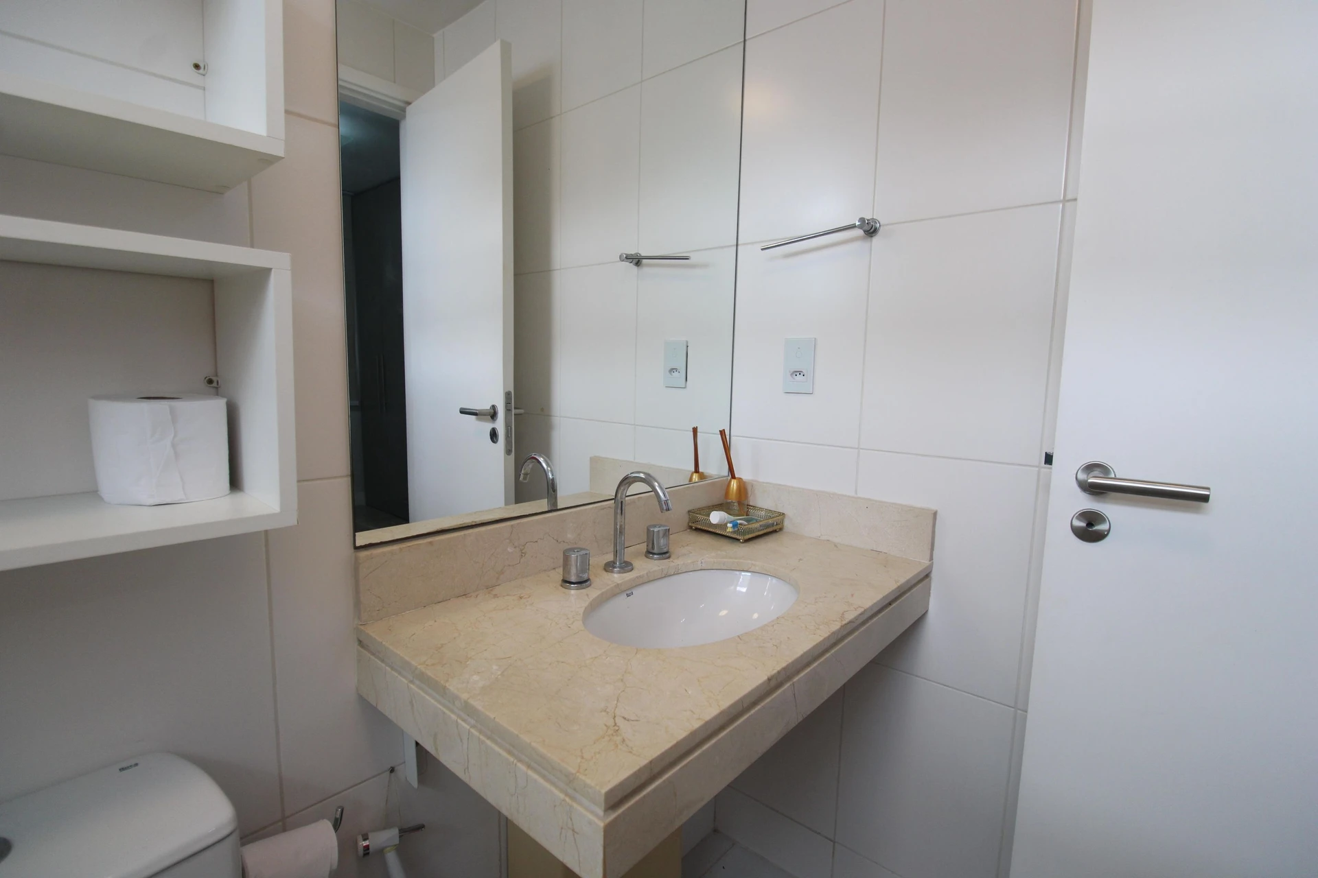 3-bedroom apartment in a building with a sauna — photo 50
