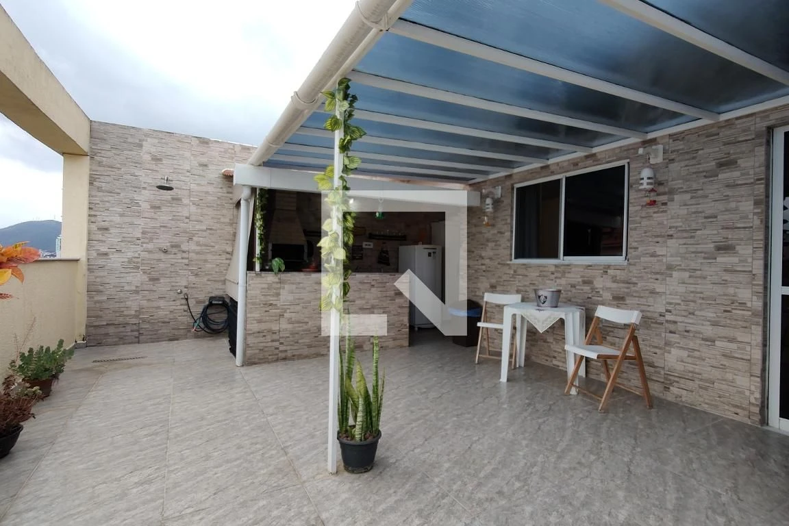 Glass-enclosed balcony in a 3-bedroom apartment, 155 m² — photo 81