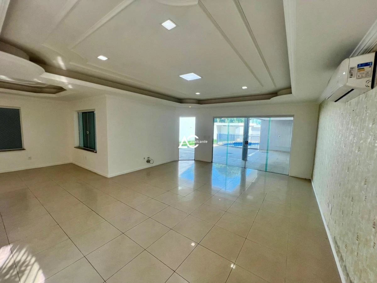 Detached home with 5 en-suite bedrooms and 541 m² — photo 7