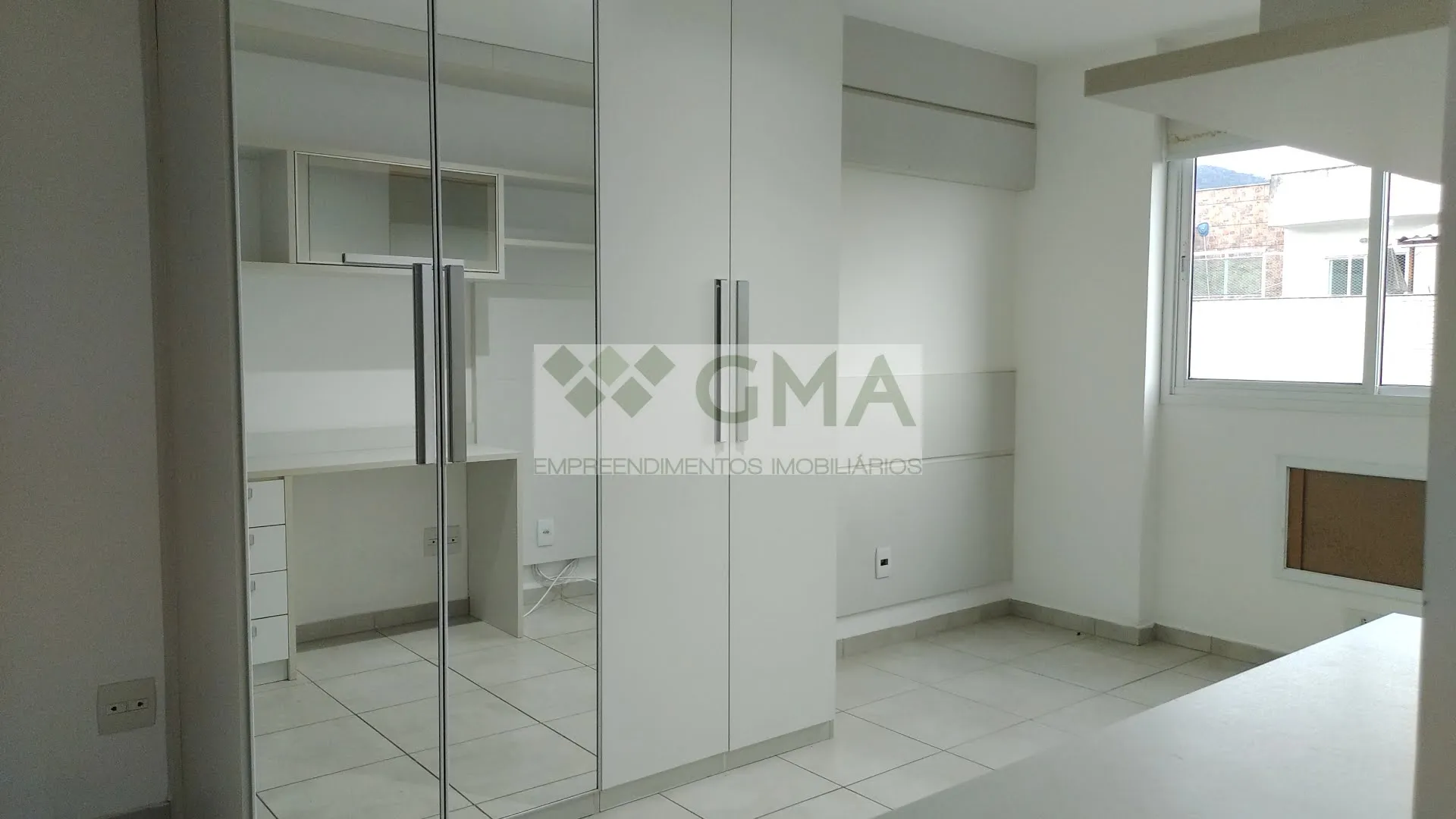 205 m² apartment on the 5th floor with 4 bedrooms — photo 3