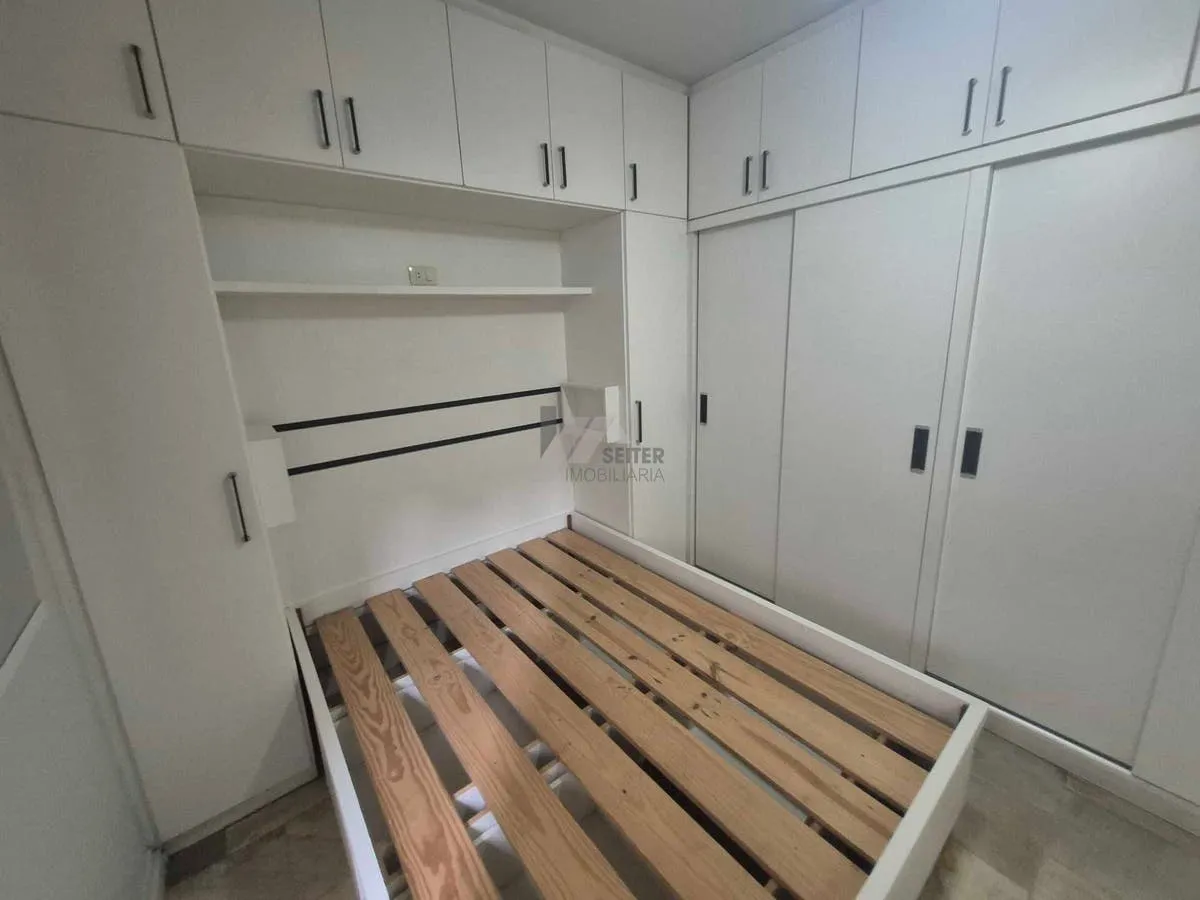 3-bedroom apartment with a glass-enclosed balcony — photo 31
