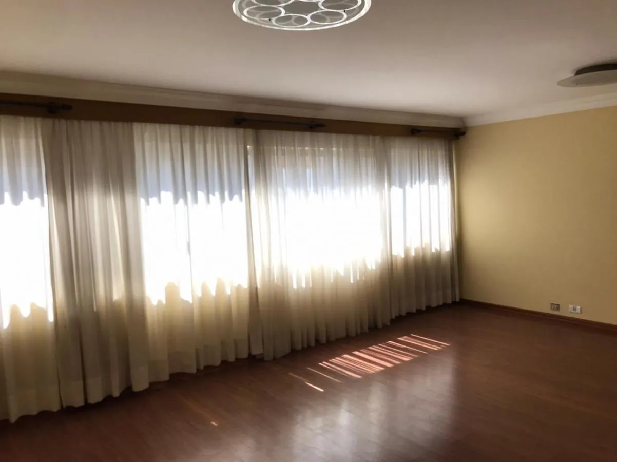 3-bedroom apartment with a walk-in closet in Curitiba