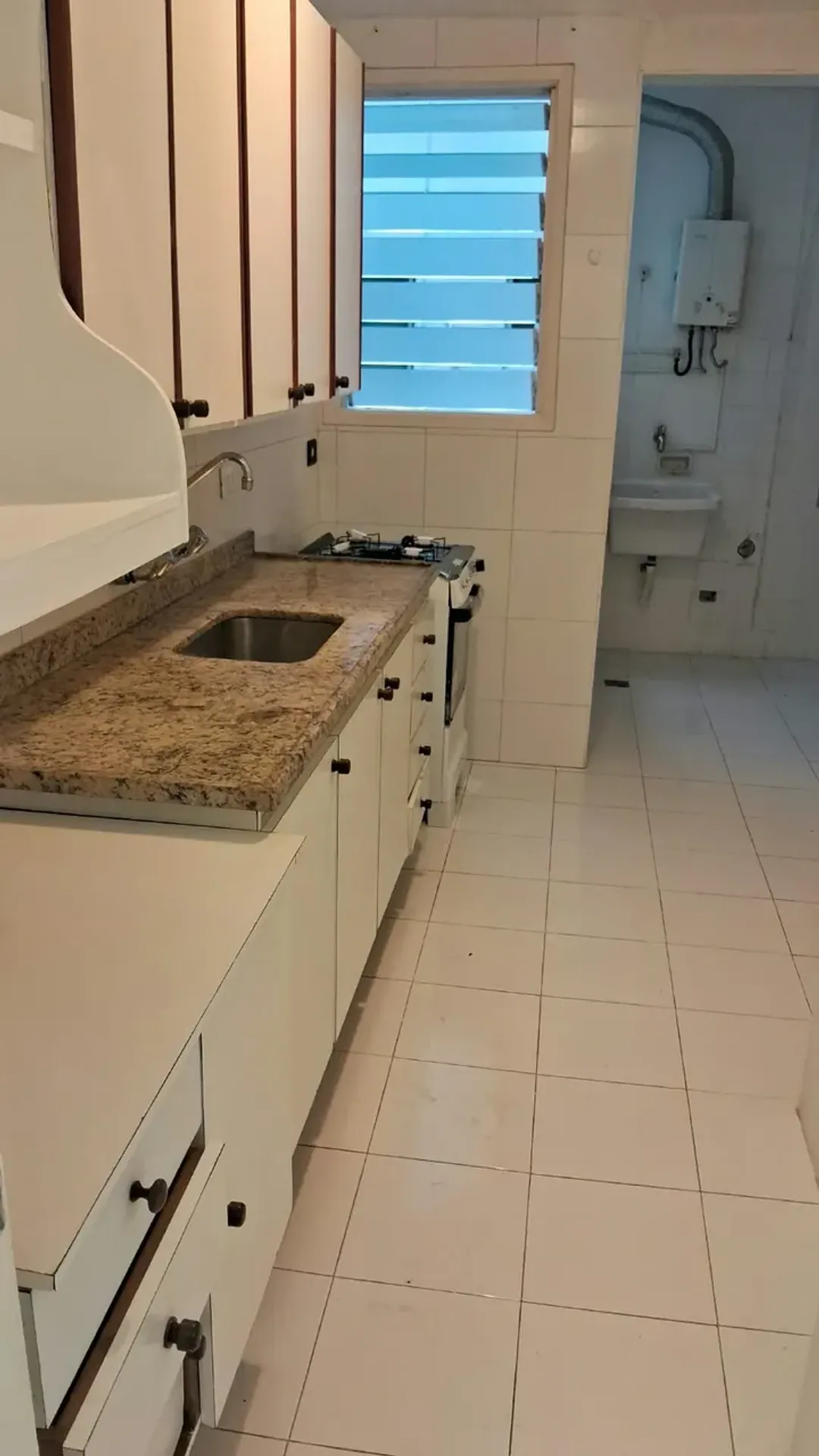 Apartamento, 85 m², com piso de madeira ou laminado — photo 2