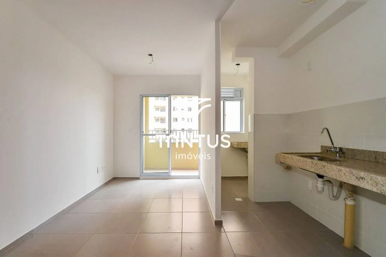 2-bedroom apartment in a building with a coworking space — photo 16