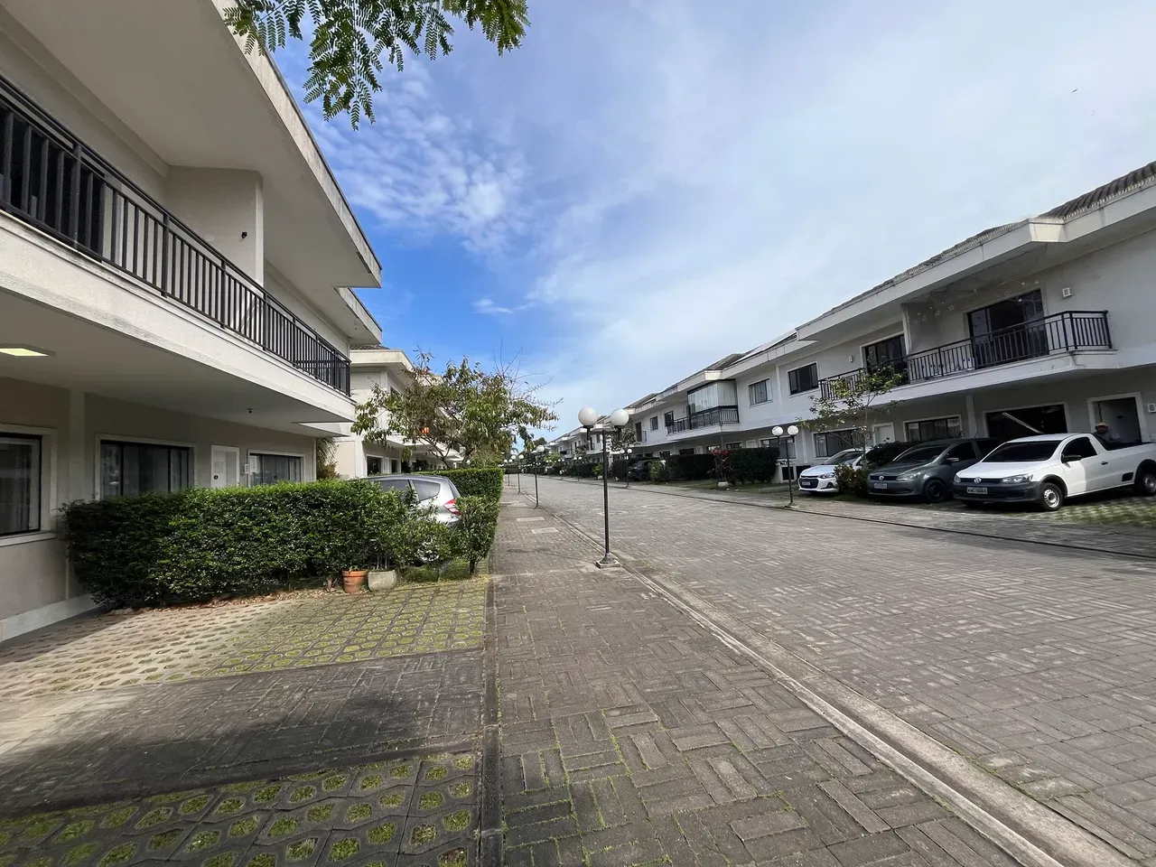 180 m² house with a walk-in closet and a mountain view — photo 27