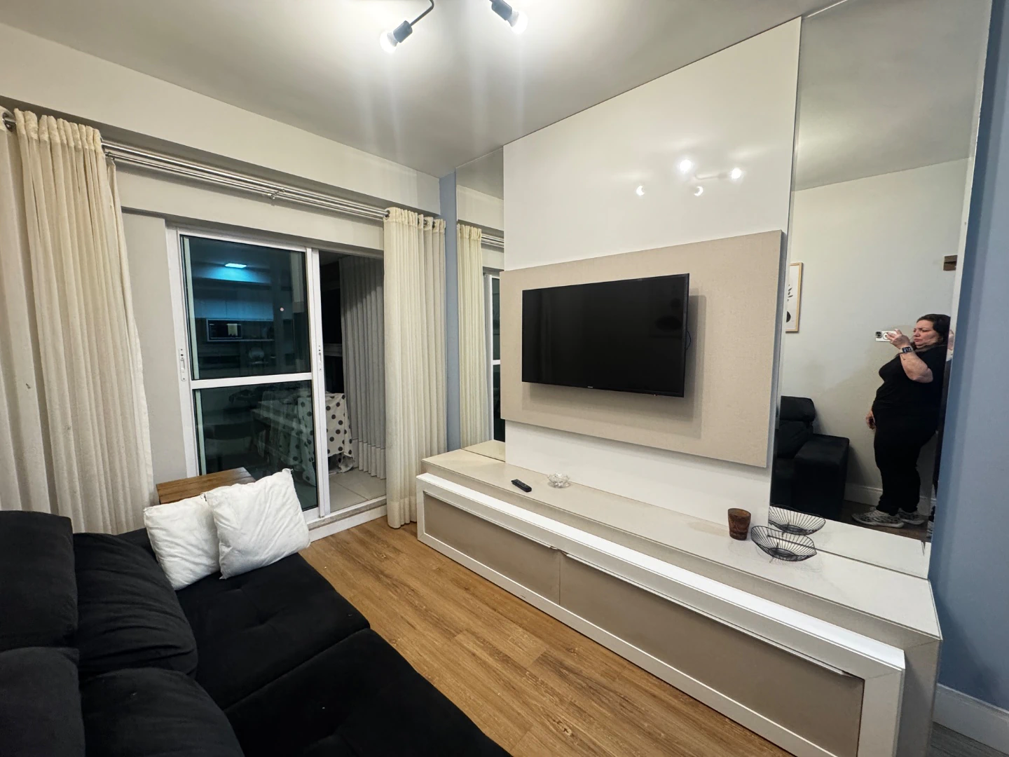 Furnished apartment, 43 m², with a glass-enclosed balcony — photo 6