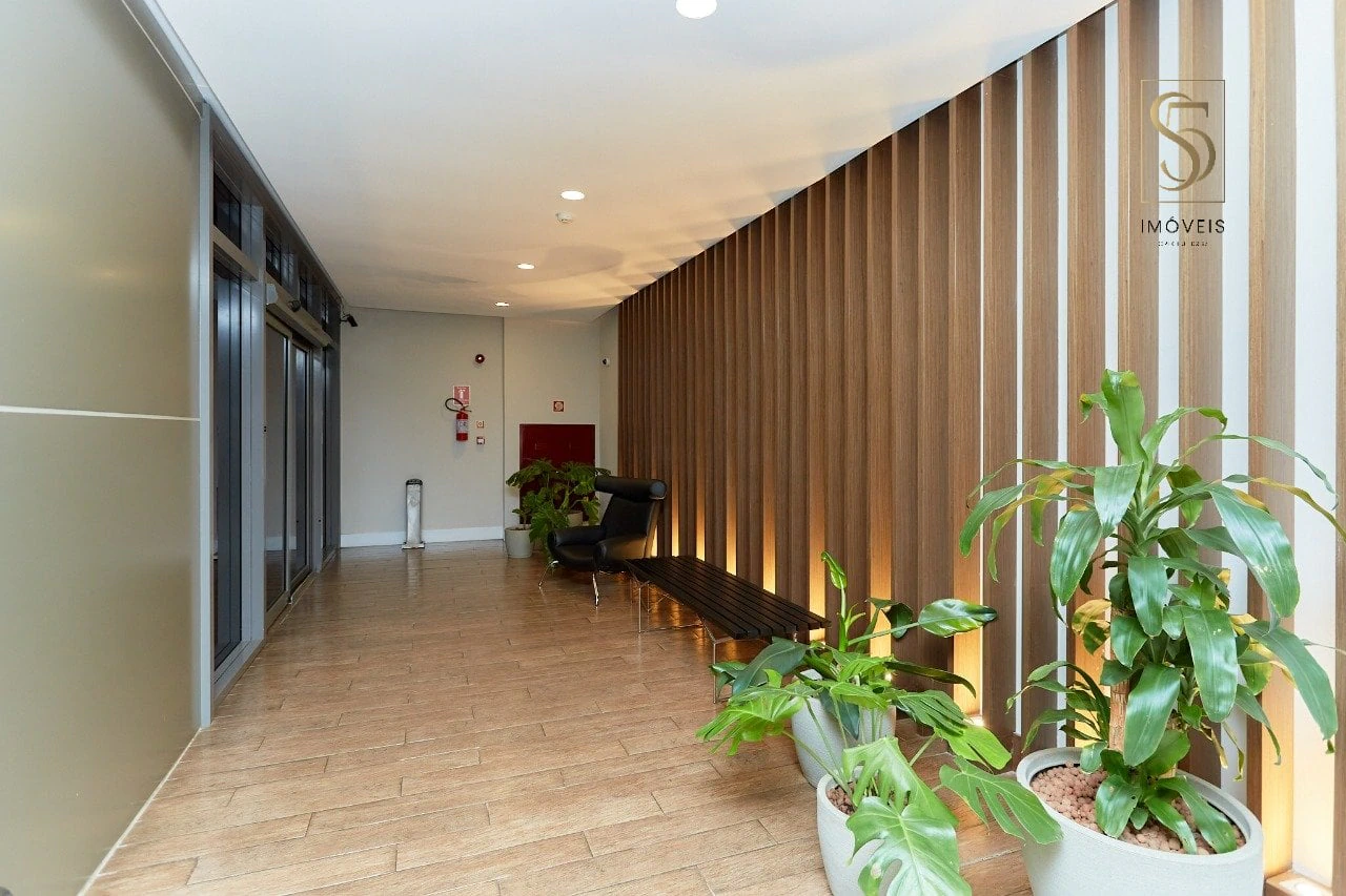 Floor-to-ceiling windows in a one-bedroom apartment, 140 m² — photo 6