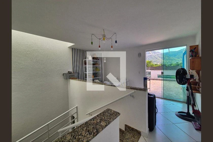 Rentable house with 4 en-suite bedrooms and 320 m² — photo 49