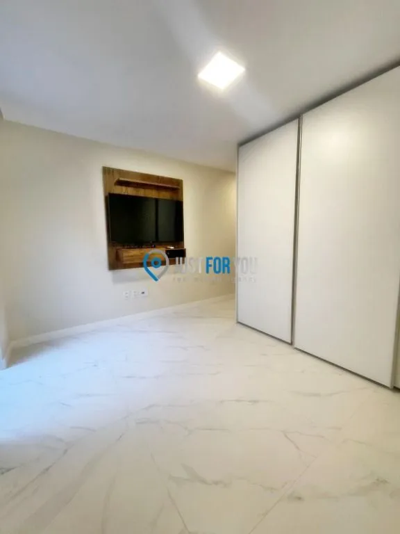 Furnished house with 4 en-suites and 330 m² plus 2 parking — photo 43