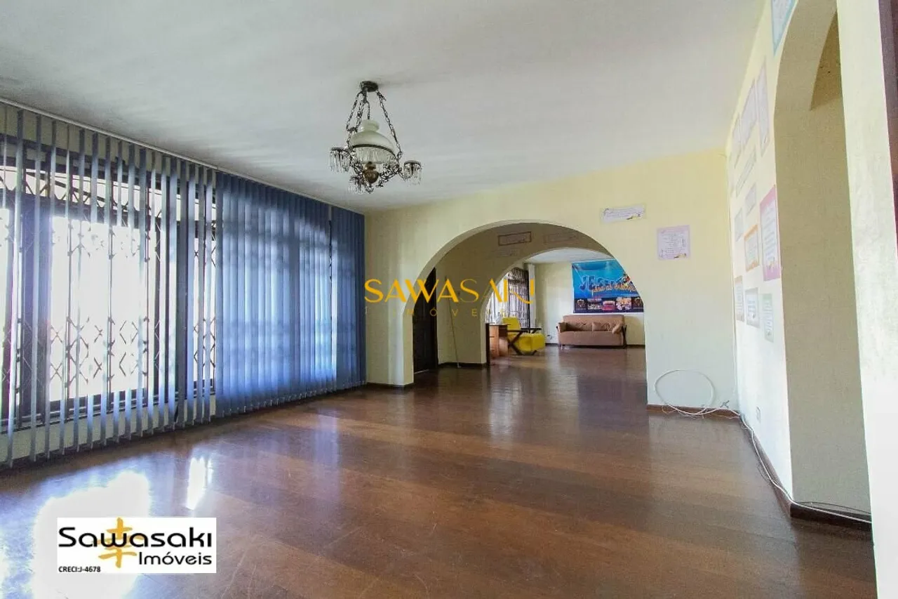 House with 5 bedrooms and 5 bathrooms — photo 17