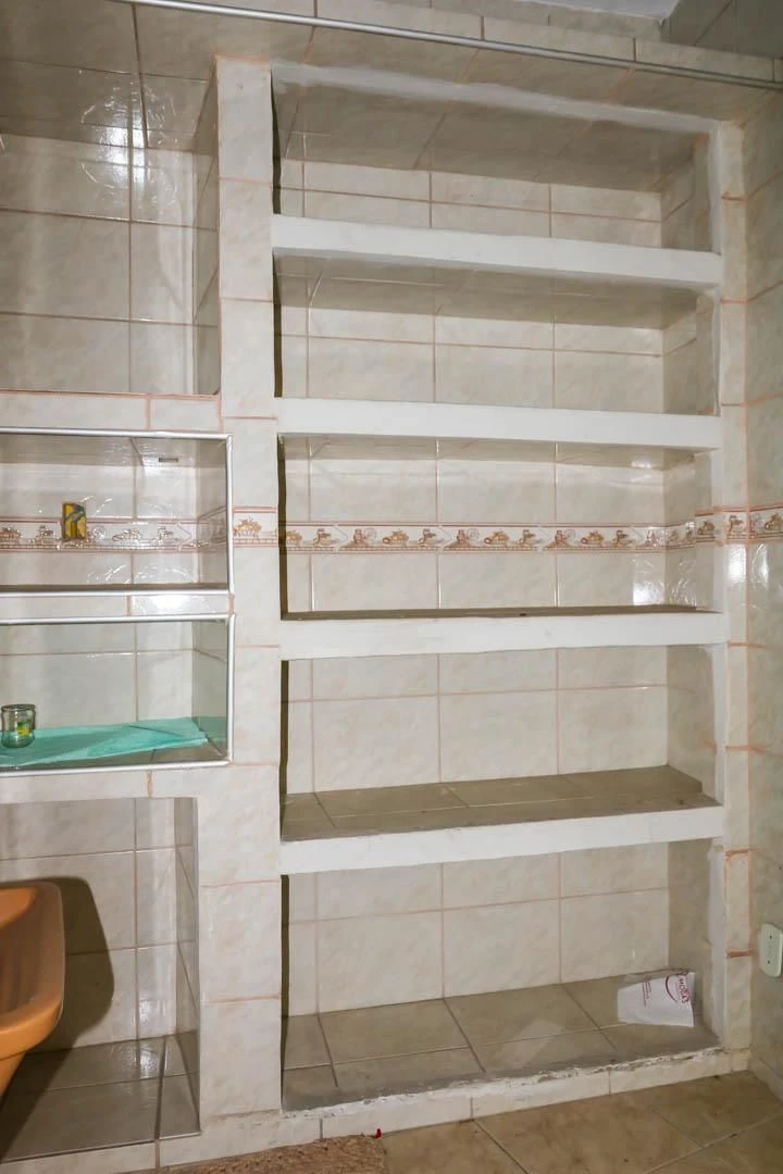 Apartamento de 2 dormitorios y 1 baño con cocina cerrada — photo 27