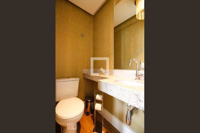 House for rent with 4 en-suite bedrooms and 450 m² — photo 49