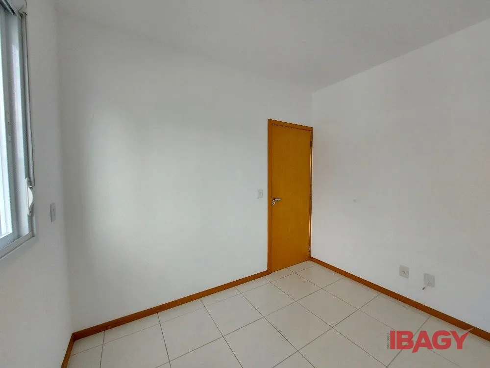 Home office in a 3-bedroom apartment, 77 m² — photo 8