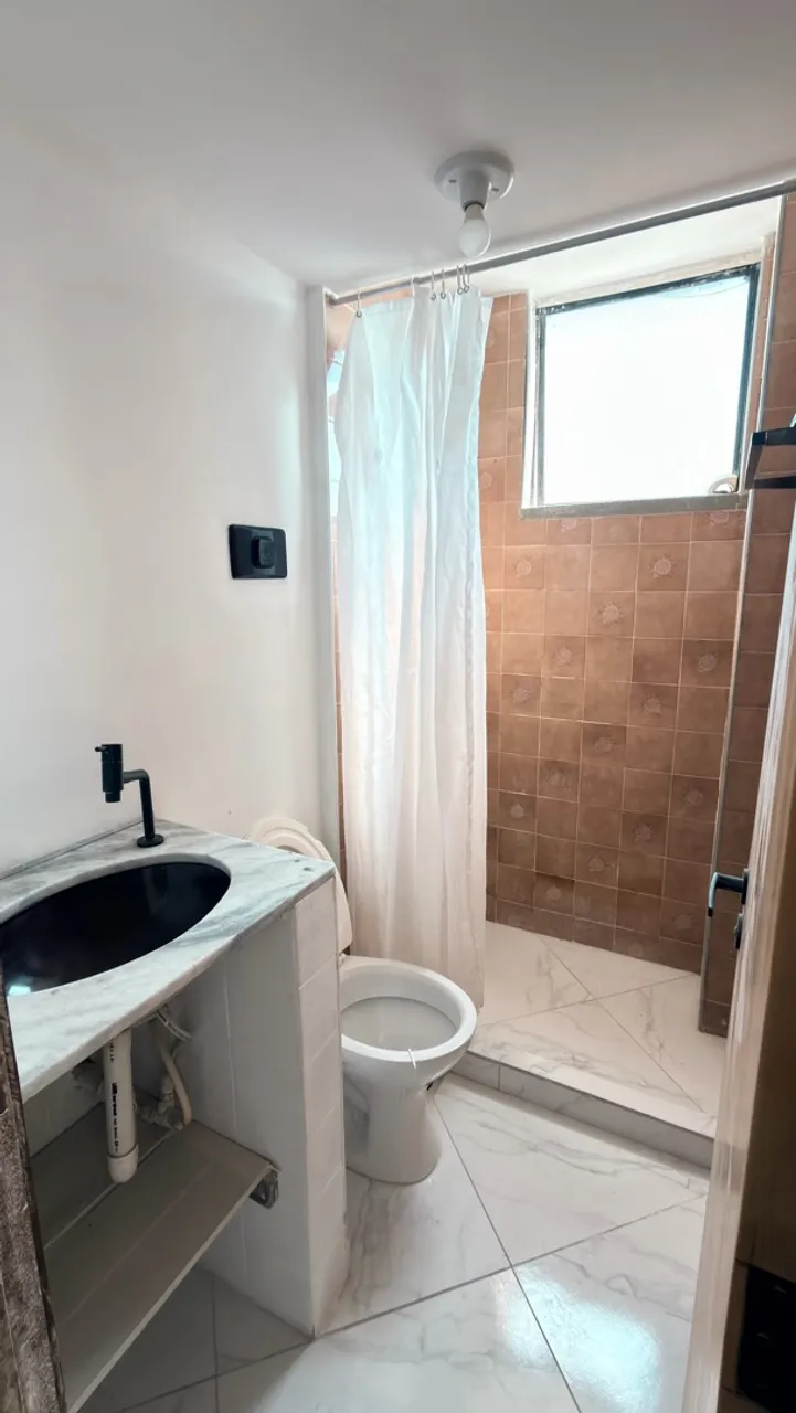 2-bedroom apartment in a building with a gym — photo 10