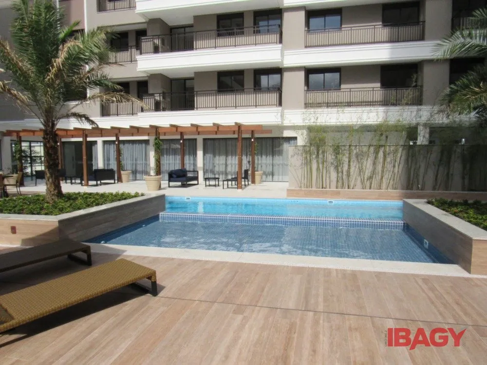 2-bedroom apartment in a building with a sauna — photo 50