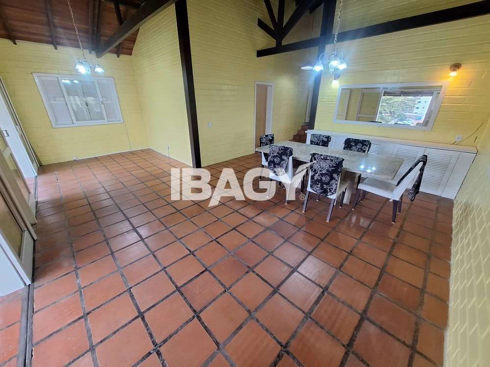Дом с приватной зоной барбекю и 4 спальнями — photo 3