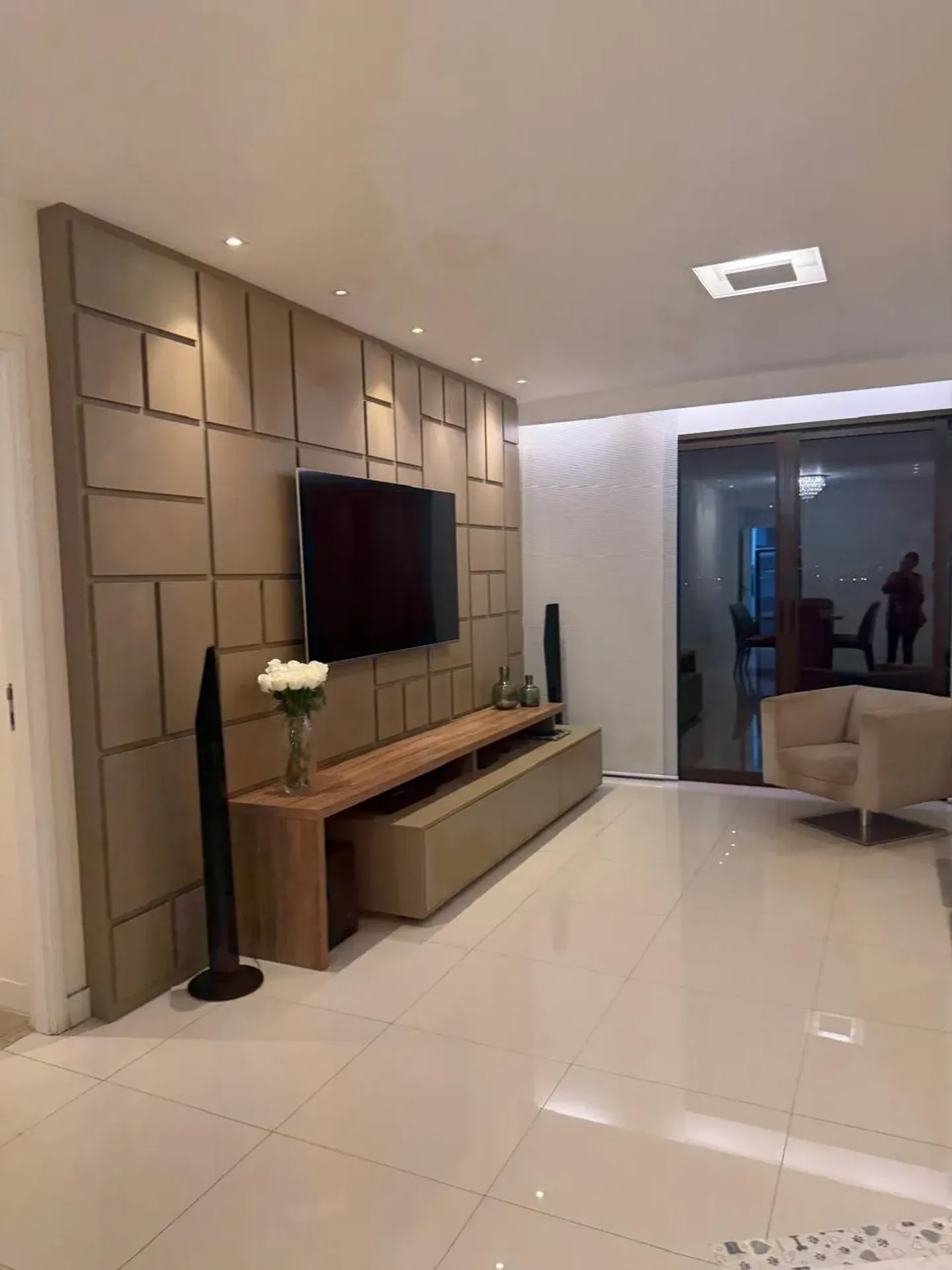Furnished 160 m² apartment with 4 bedrooms and 2 suites