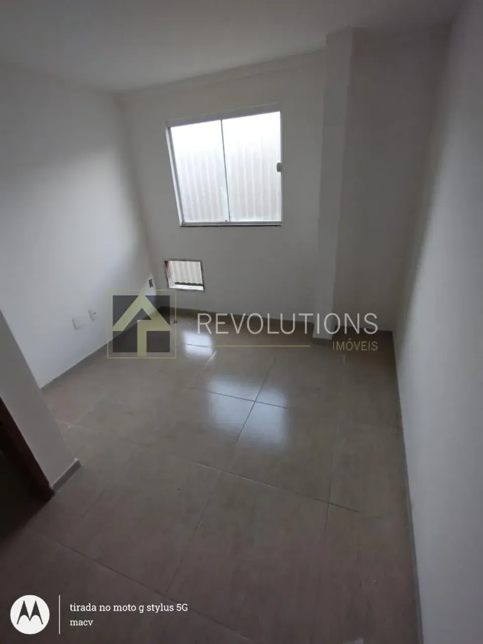 2-bedroom apartment with balcony and laundry area — photo 16