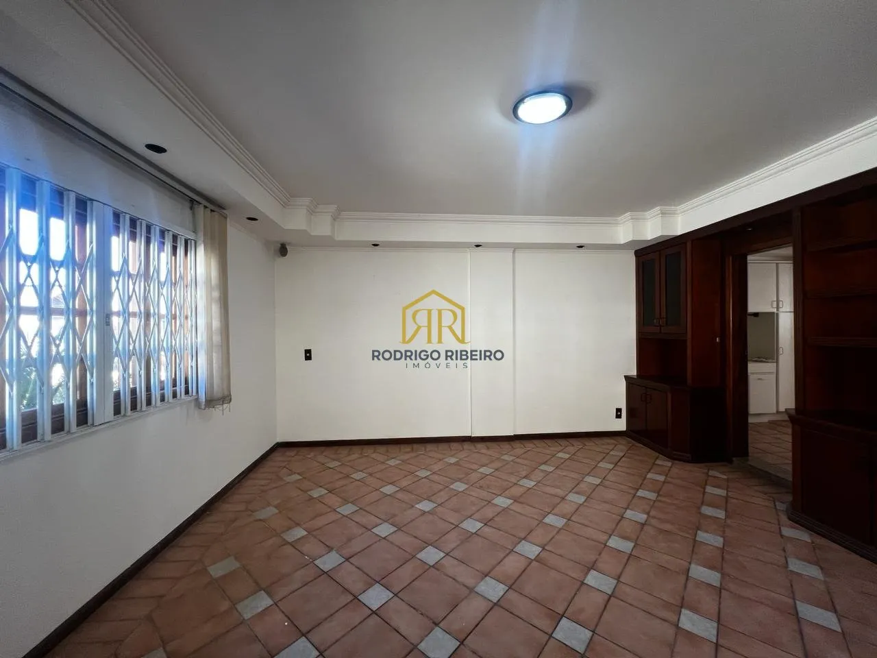 House with 7 bedrooms and 405 m² in a gated community — photo 13