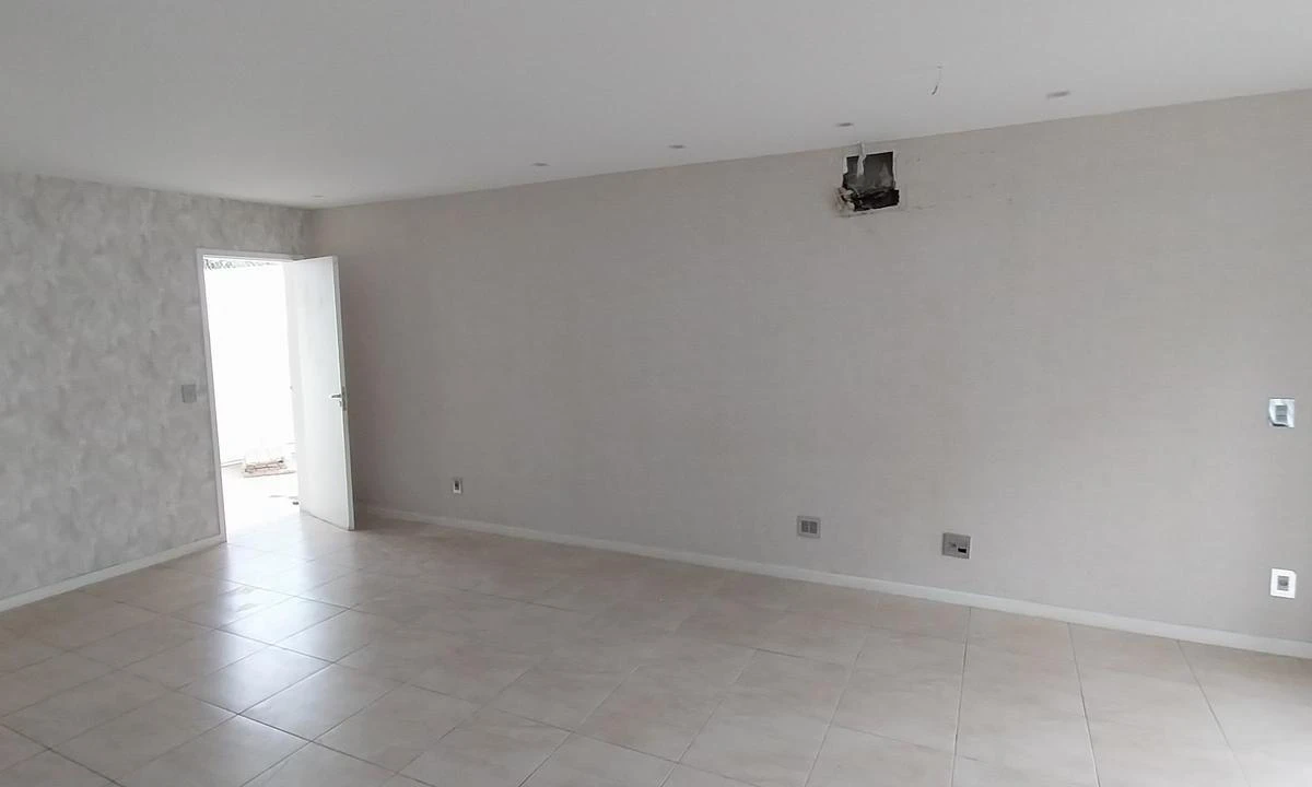 Casa de 4 dormitorios con balcón gourmet