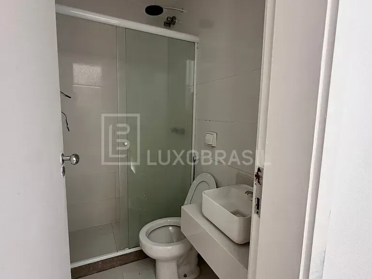 Casa moderna com 3 quartos e 5 vagas de garagem — photo 28