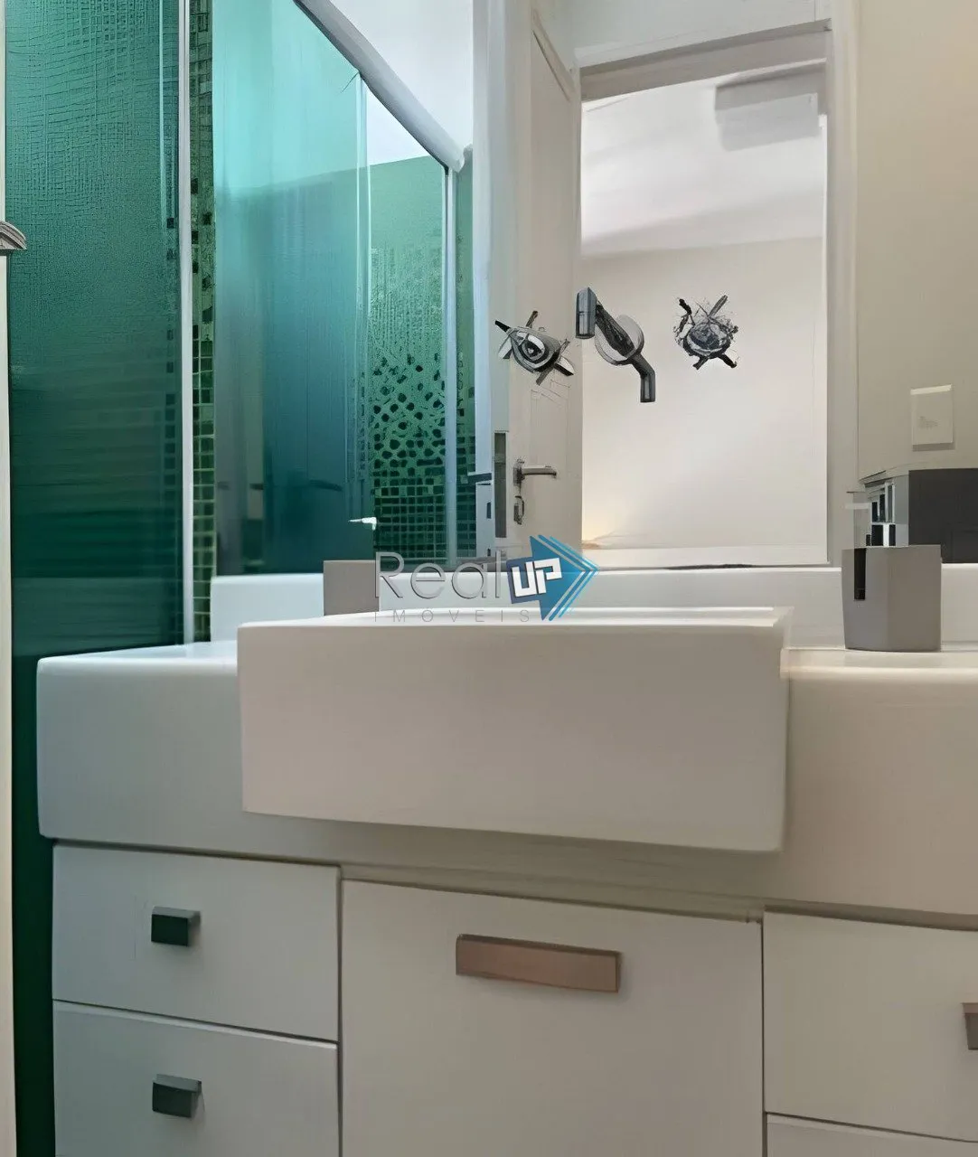 2-bedroom apartment with a washing machine in Rio de Janeiro — photo 18