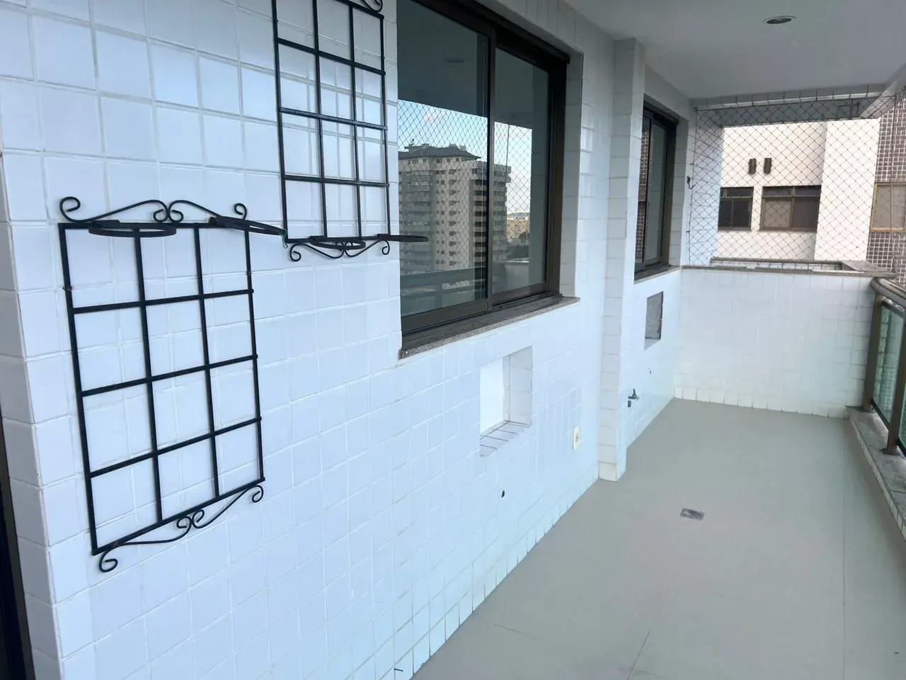 3-bedroom apartment with a separate closed kitchen and 2 baths — photo 14